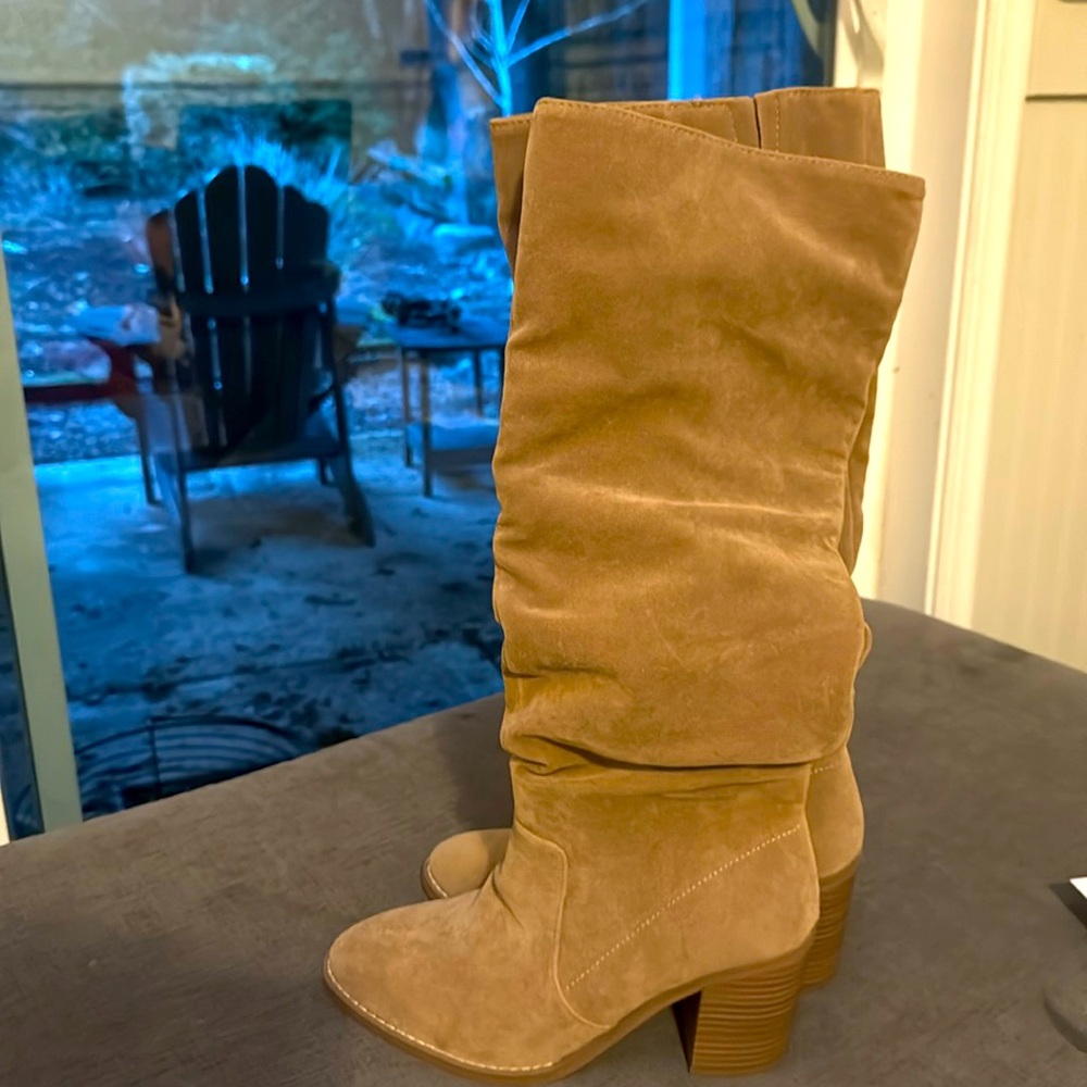 Universal Thread - knee high boots